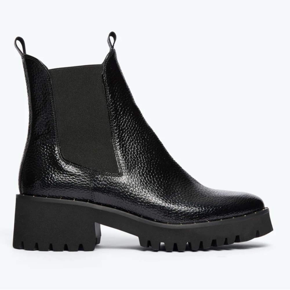 FREDA SALVADOR Black Black Pebbled Patent Brooke Boots US 9.5